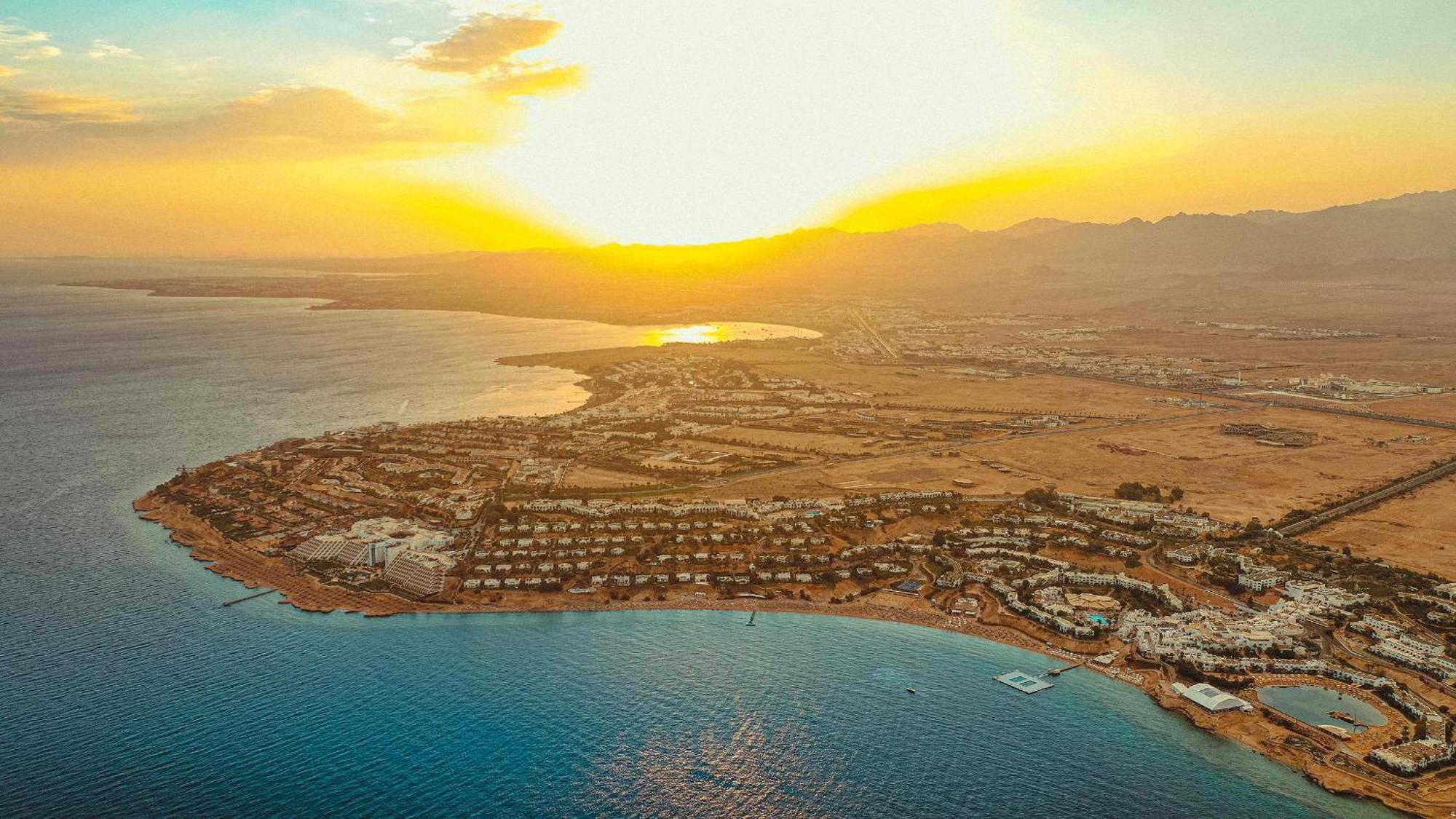 Domina Coral Bay Resort, Diving , Spa & Casino Sarm es-Sejk Kültér fotó Aerial view of Eilat