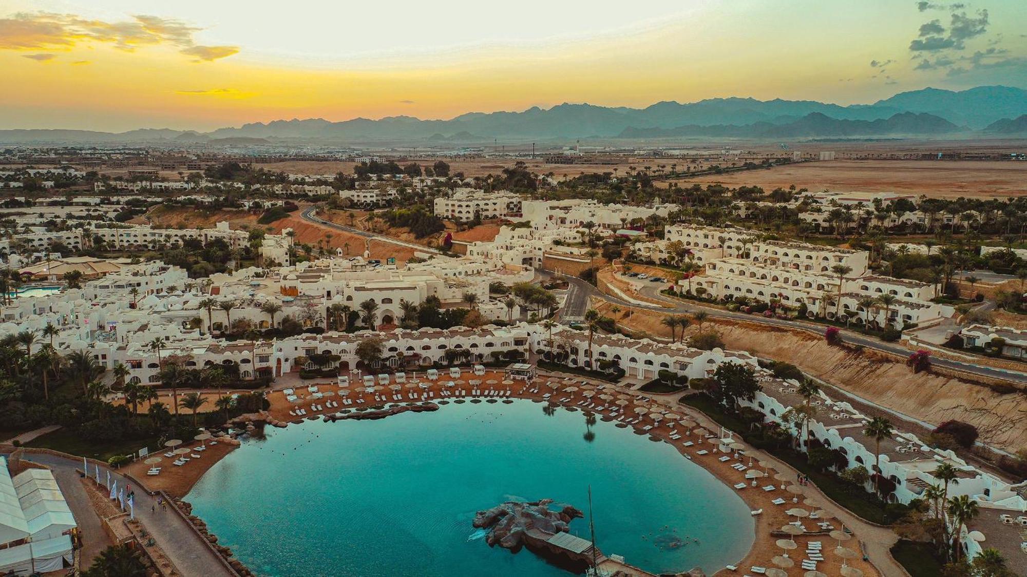 Domina Coral Bay Resort, Diving , Spa & Casino Sarm es-Sejk Kültér fotó Aerial view of El Alamein